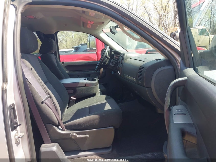 2011 CHEVROLET SILVERADO 1500 VIN: 1GCRKSE39BZ388702