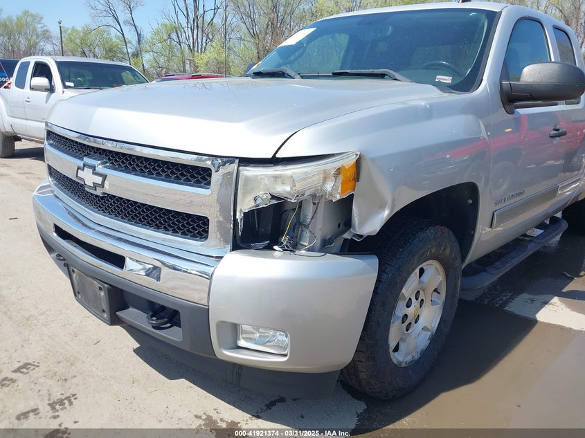 2011 CHEVROLET SILVERADO 1500 VIN: 1GCRKSE39BZ388702