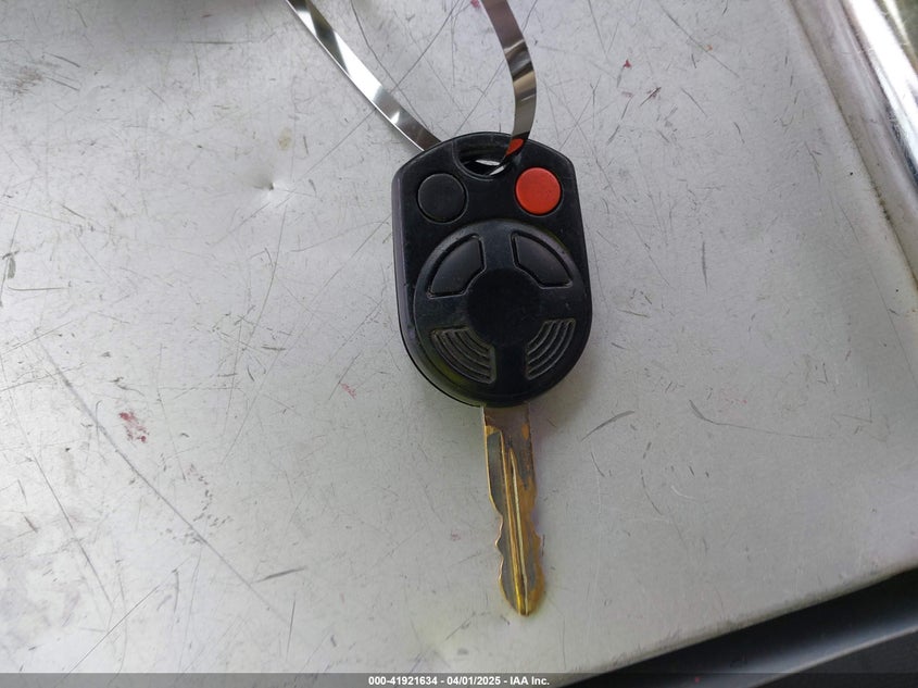 2008 FORD ESCAPE VIN: 1FMCU03108KA62726