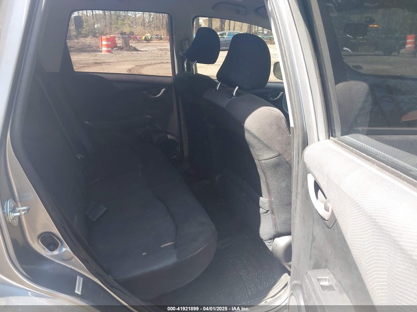 2010 HONDA FIT VIN: JHMGE8H41AC002201