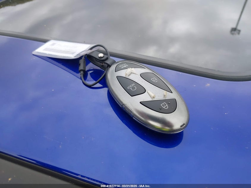 2025 HYUNDAI ELANTRA VIN: KMHLS4DG9SU920514