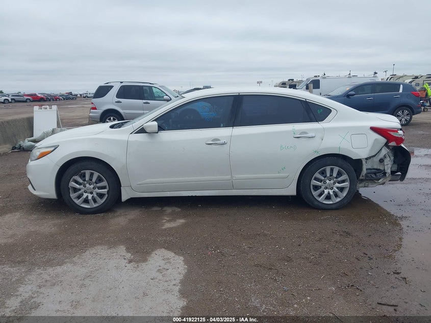 2017 NISSAN ALTIMA VIN: 1N4AL3AP1HN360388