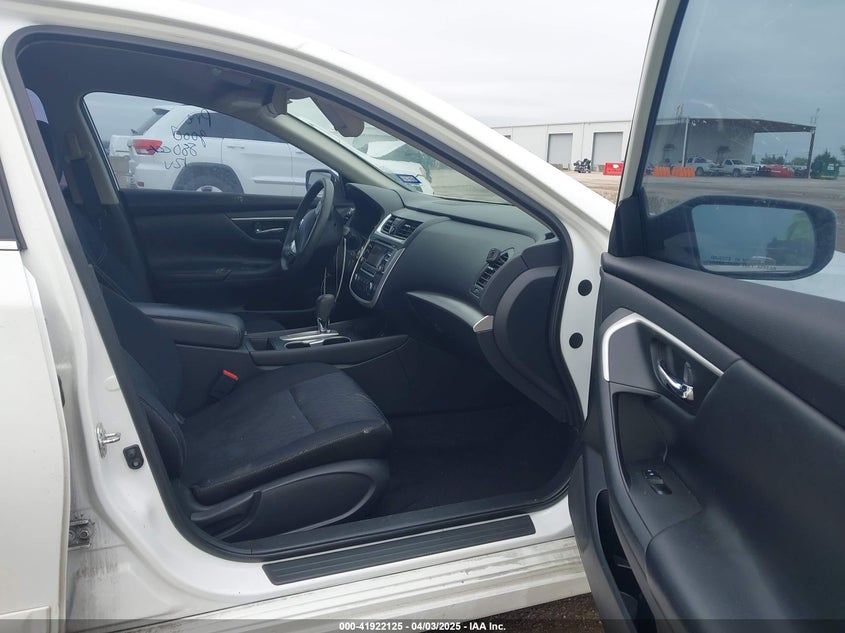 2017 NISSAN ALTIMA VIN: 1N4AL3AP1HN360388