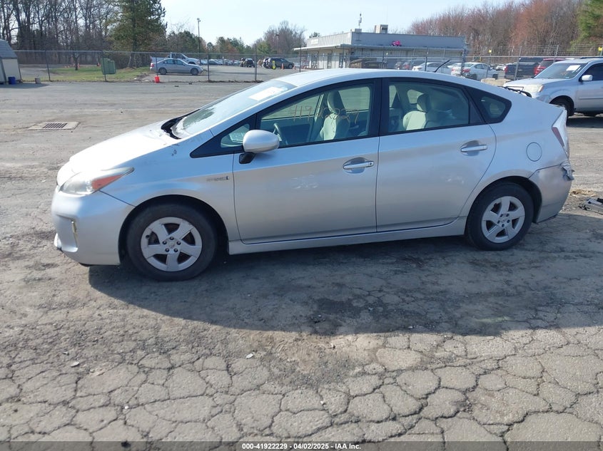 2011 TOYOTA PRIUS VIN: JTDKN3DU7B5327736