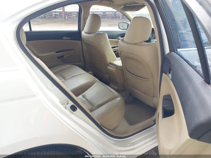 2011 HONDA ACCORD VIN: 1HGCP2F63BA157519