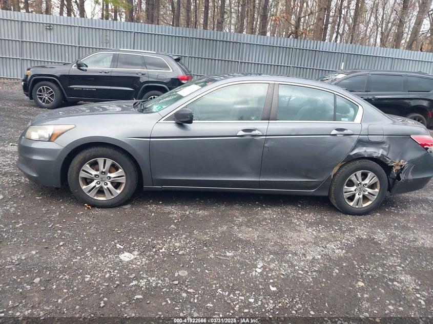 2011 HONDA ACCORD VIN: 1HGCP2F44BA017767