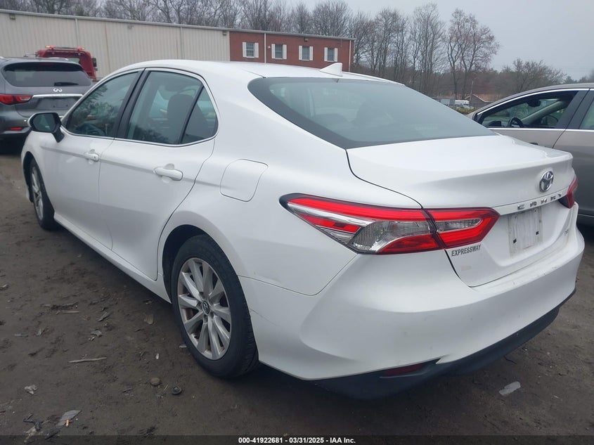 2019 TOYOTA CAMRY VIN: 4T1B11HK7KU689737