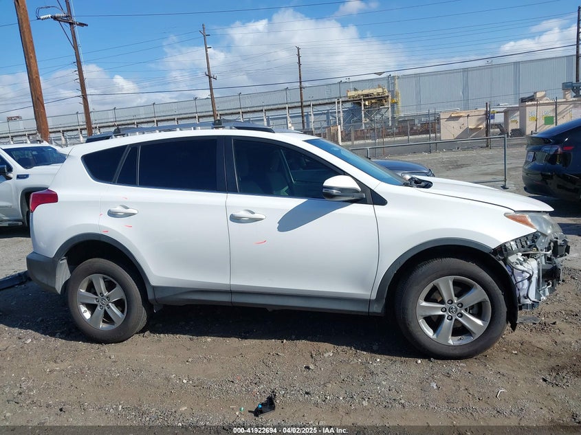 2015 TOYOTA RAV4 XLE - JTMWFREV9FJ034992