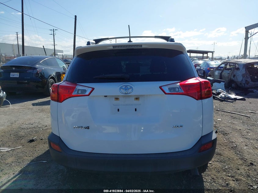 2015 TOYOTA RAV4 XLE - JTMWFREV9FJ034992