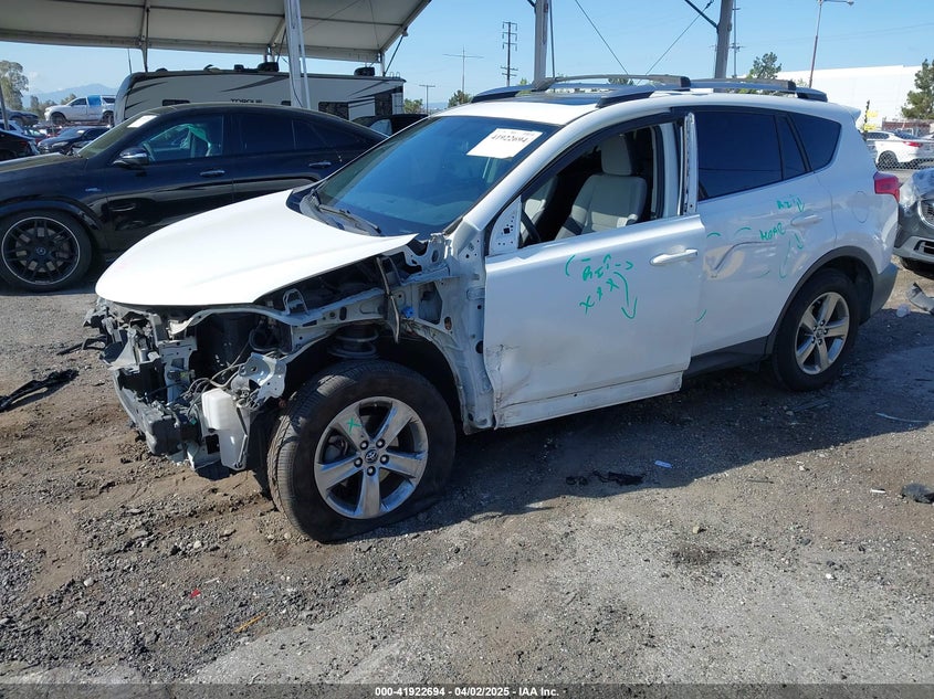 2015 TOYOTA RAV4 XLE - JTMWFREV9FJ034992