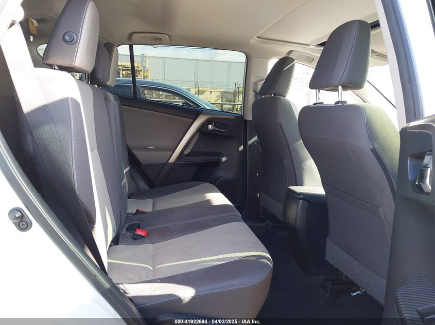 2015 TOYOTA RAV4 XLE - JTMWFREV9FJ034992