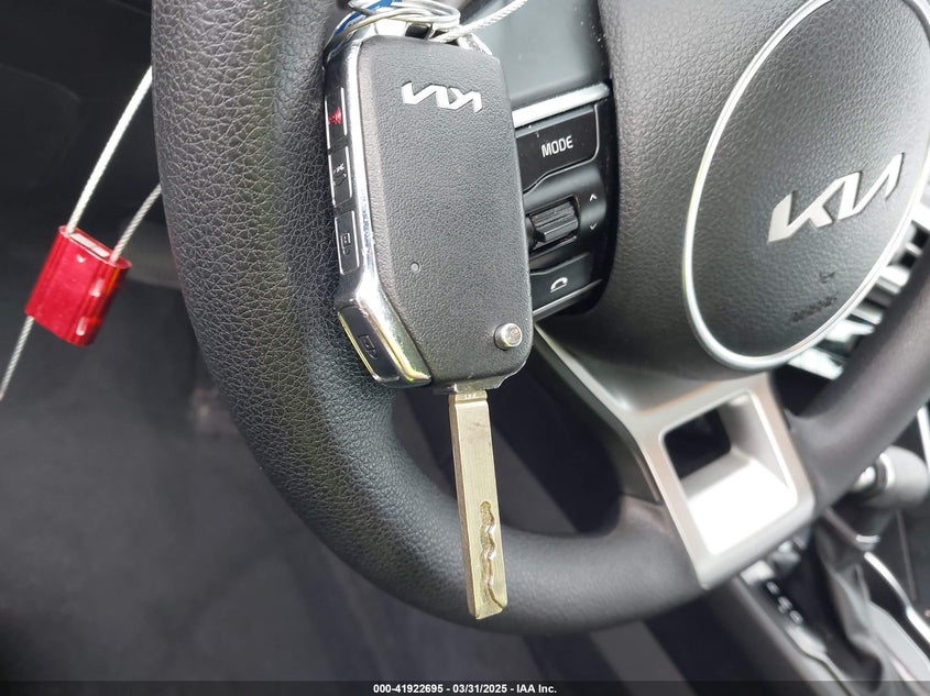 2022 KIA K5 VIN: 5XXG24J27NG116589