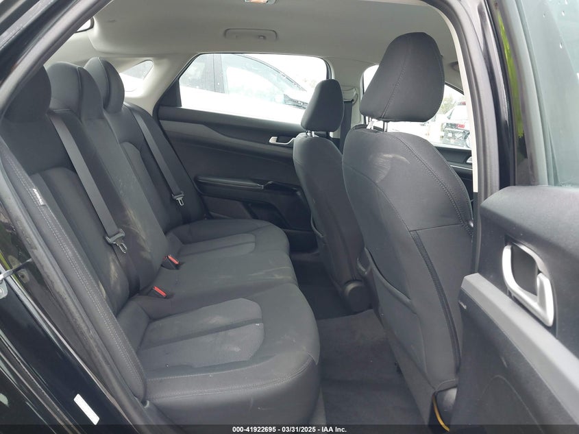 2022 KIA K5 VIN: 5XXG24J27NG116589