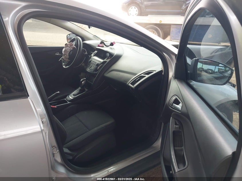 2018 FORD FOCUS VIN: 1FADP3FE7JL271029