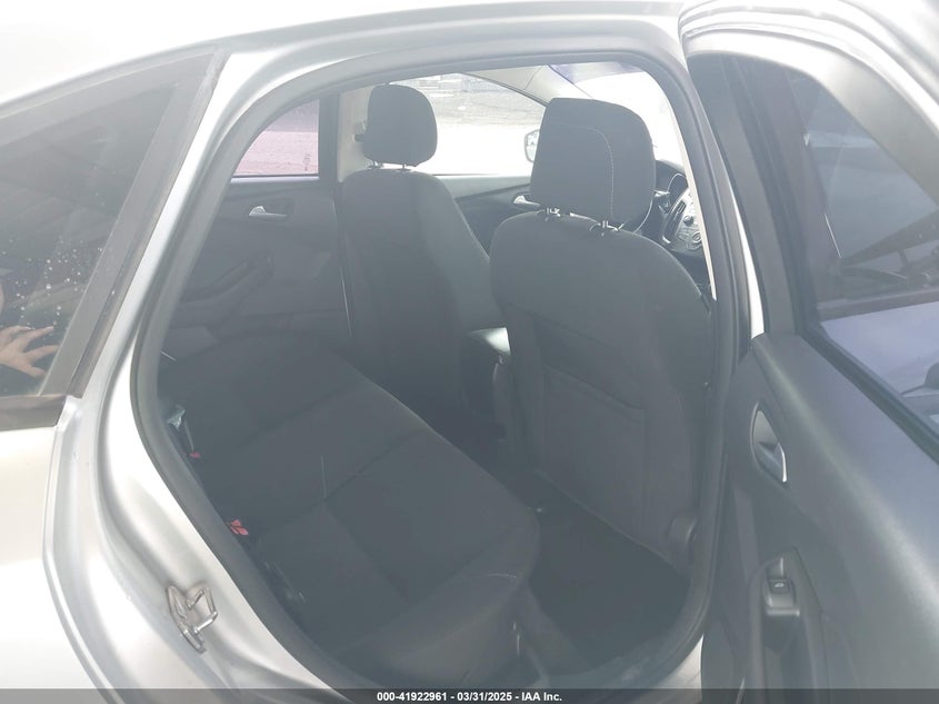 2018 FORD FOCUS VIN: 1FADP3FE7JL271029