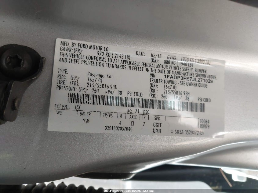 VIN 1FADP3FE7JL271029 2018 FORD FOCUS SE