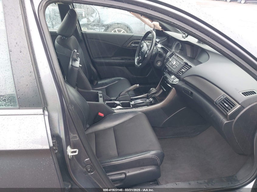 2016 HONDA ACCORD VIN: 1HGCR2F58GA079960