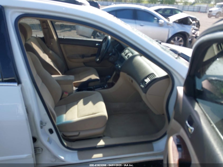 2007 HONDA ACCORD VIN: 1HGCM56717A097413