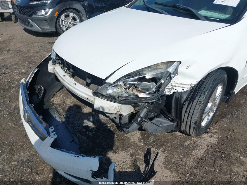 2007 HONDA ACCORD VIN: 1HGCM56717A097413