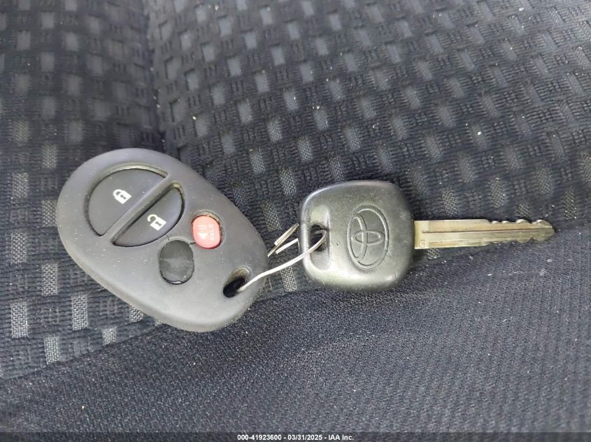 2012 Toyota Tundra Grade 5.7L V8 VIN: 5TFDY5F11CX240662 Lot: 41923600