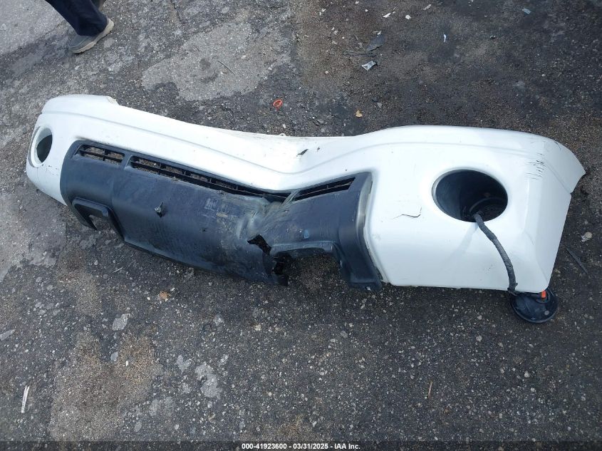 2012 Toyota Tundra Grade 5.7L V8 VIN: 5TFDY5F11CX240662 Lot: 41923600