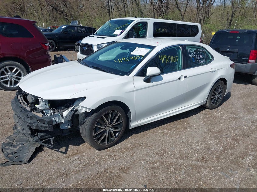 2021 TOYOTA CAMRY VIN: 4T1G11AK6MU586134