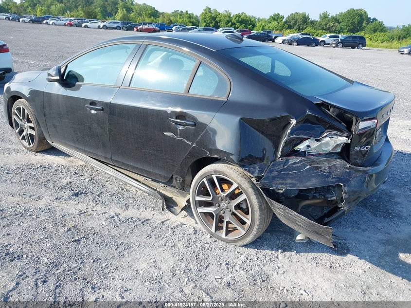 2017 VOLVO S60 T5 DYNAMIC - YV126MFL4H2433816