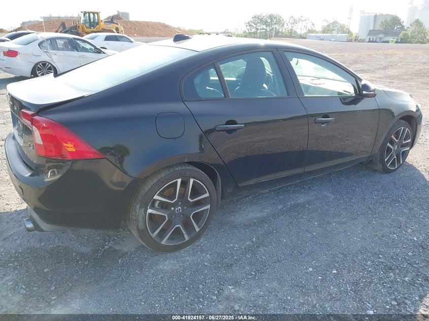 2017 VOLVO S60 T5 DYNAMIC - YV126MFL4H2433816