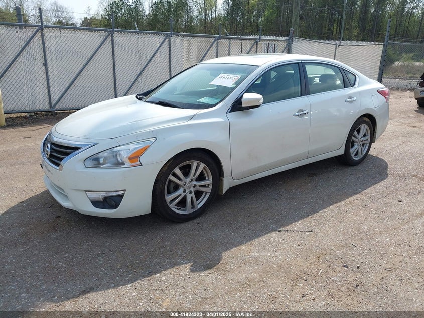 2013 NISSAN ALTIMA VIN: 1N4BL3AP7DC246048
