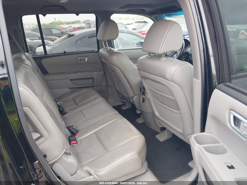 2009 HONDA PILOT VIN: 5FNYF388X9B024429