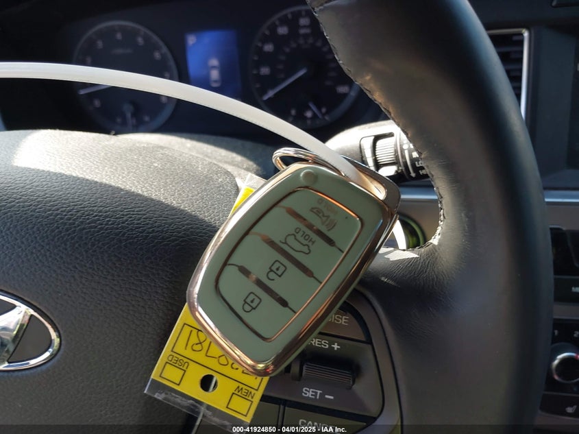 VIN 5NPE34AF7HH552374 2017 HYUNDAI SONATA SPORT