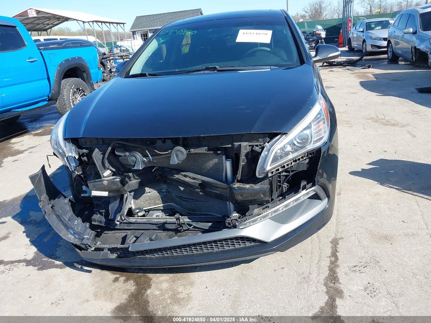 VIN 5NPE34AF7HH552374 2017 HYUNDAI SONATA SPORT
