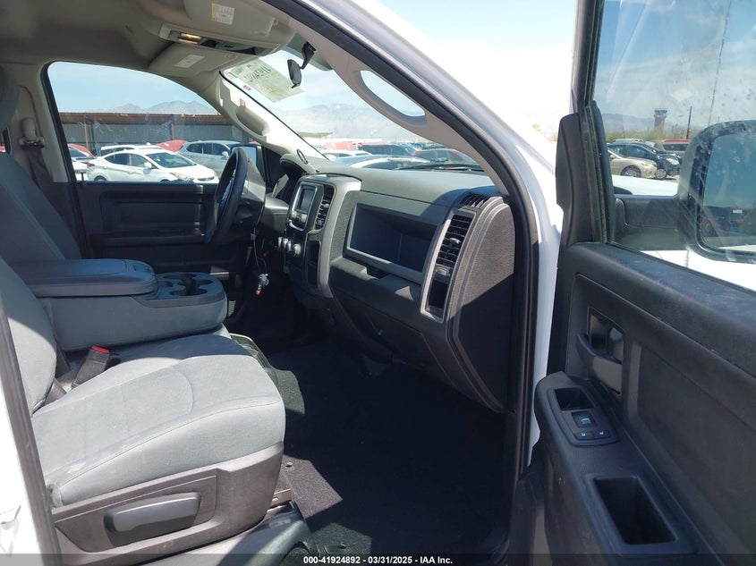 2019 RAM 1500 CLASSIC VIN: 1C6RR7KT5KS742762