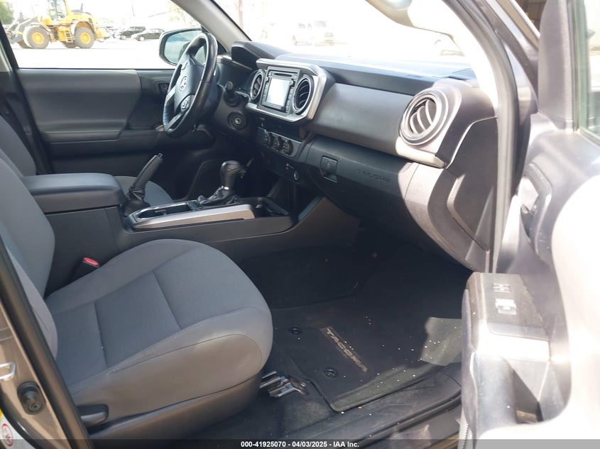 2019 TOYOTA TACOMA DOUBLE CAB/SR/SR5 - 5TFAX5GN5KX162926