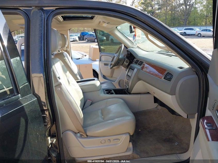 2011 GMC YUKON VIN: 1GKS2CE02BR109155