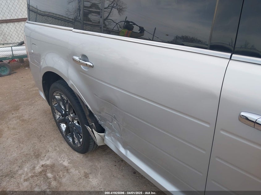 2010 FORD FLEX VIN: 2FMGK5DC7ABA39027