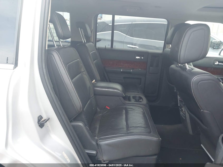 2010 FORD FLEX VIN: 2FMGK5DC7ABA39027
