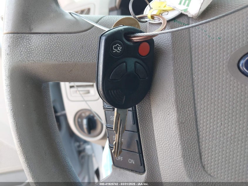 2008 FORD ESCAPE VIN: 1FMCU49H58KB75230