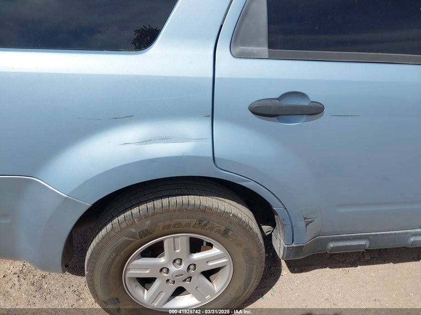 2008 FORD ESCAPE VIN: 1FMCU49H58KB75230