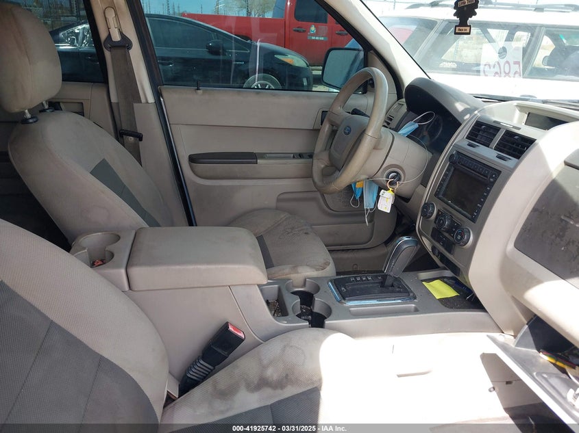 2008 FORD ESCAPE VIN: 1FMCU49H58KB75230