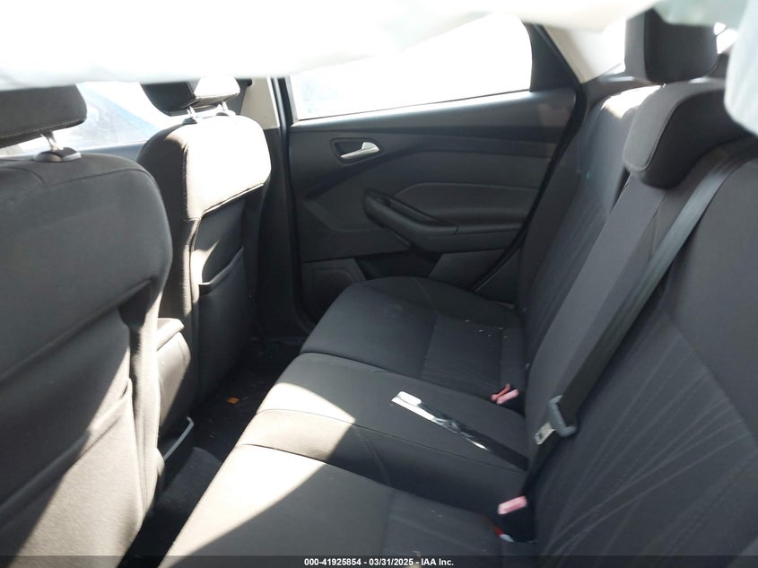2015 Ford Focus Se VIN: 1FADP3K2XFL263655 Lot: 41925854