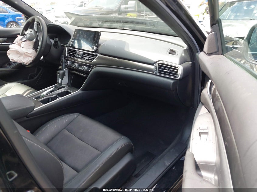 2019 HONDA ACCORD VIN: 1HGCV1F32KA029715