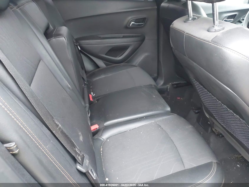 2019 CHEVROLET TRAX VIN: 3GNCJLSB2KL283704