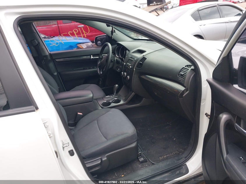 2012 KIA SORENTO VIN: 5XYKTDA23CG272564