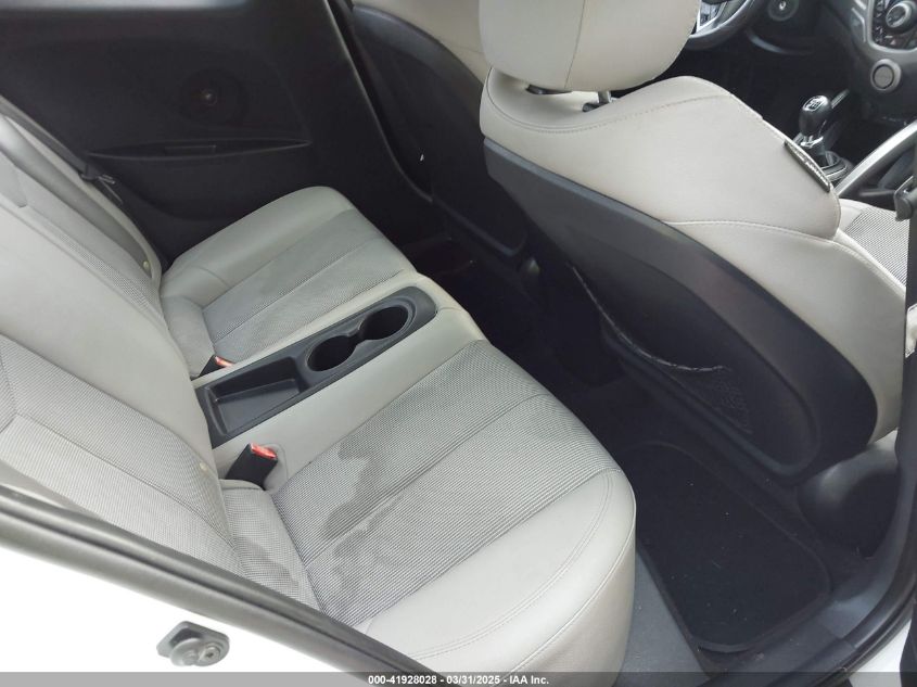 2013 Hyundai Veloster Base W/Gray VIN: KMHTC6AD3DU164829 Lot: 41928028