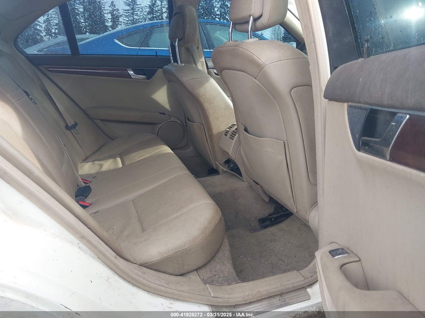 2010 MERCEDES-BENZ C 300 VIN: WDDGF8BBXAF450687