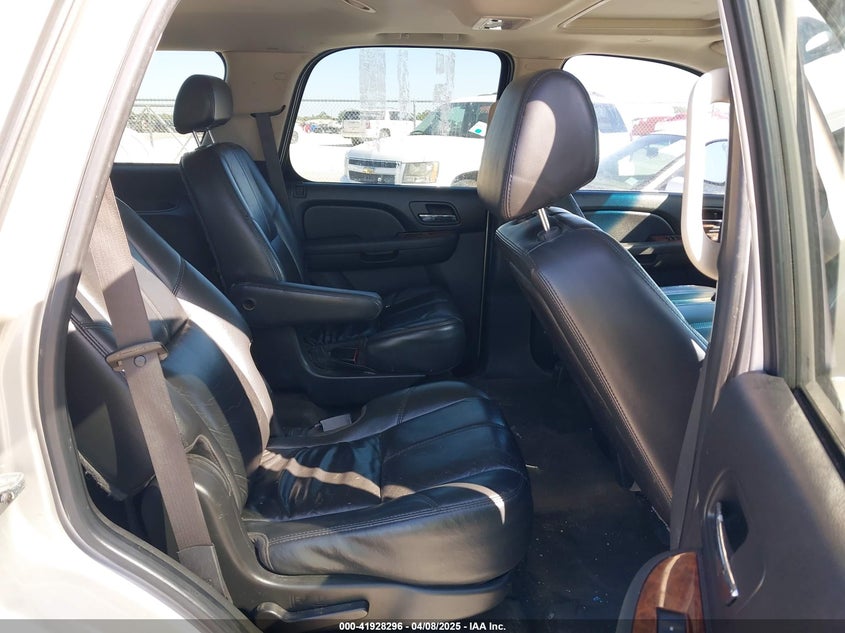2007 CHEVROLET TAHOE VIN: 1GNFC13017R424481