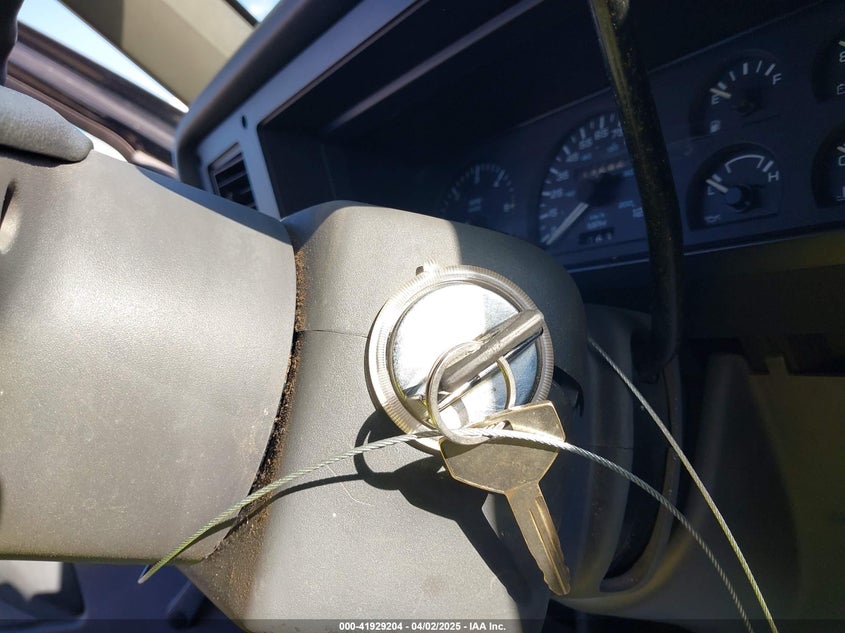 1992 Dodge Dakota VIN: 1B7FL23X8NS688637 Lot: 41929204