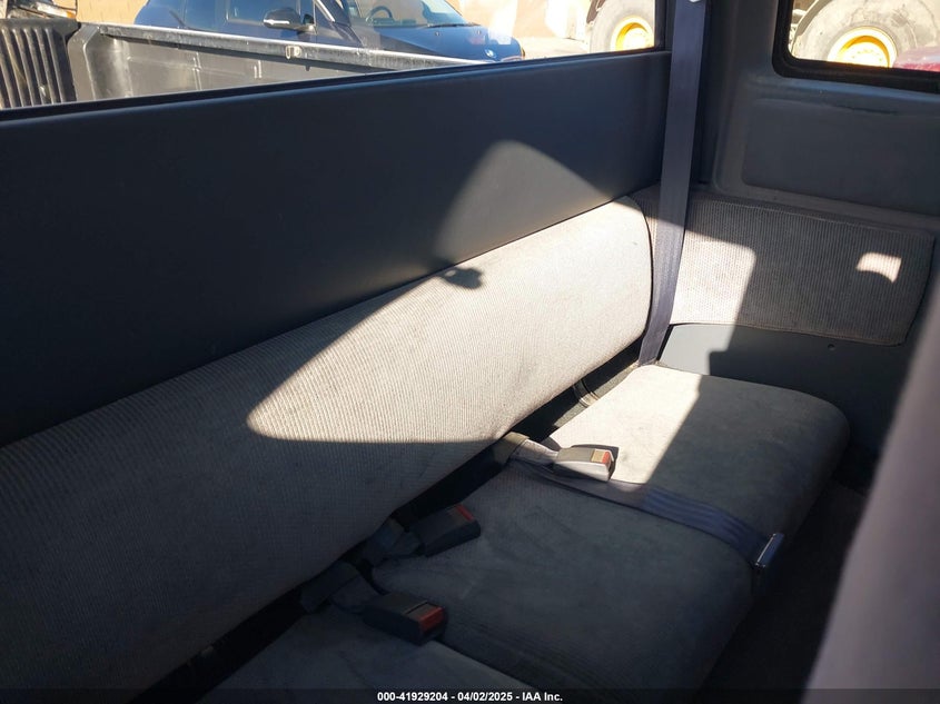 1992 Dodge Dakota VIN: 1B7FL23X8NS688637 Lot: 41929204