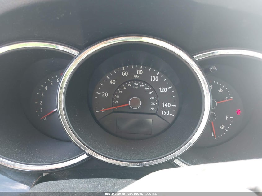 2011 KIA SORENTO VIN: 5XYKT3A15BG126618
